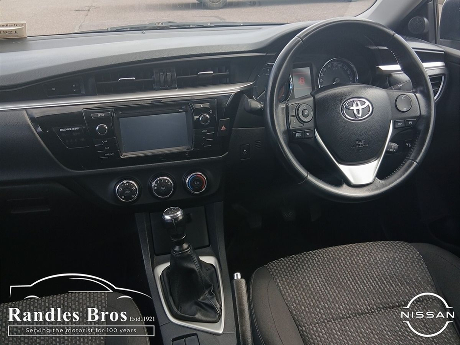 2016 Toyota Corolla - image 11