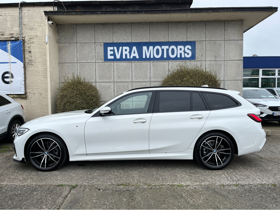 2021 BMW 3 Series - image 6