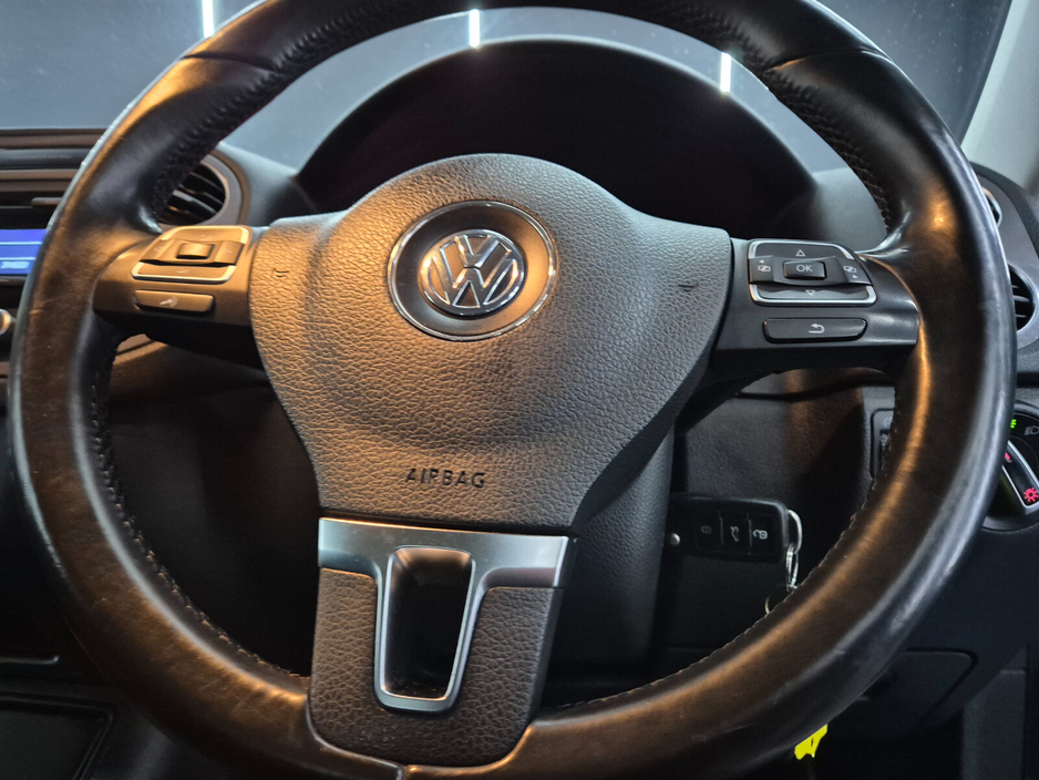 2012 Volkswagen Tiguan - image 7