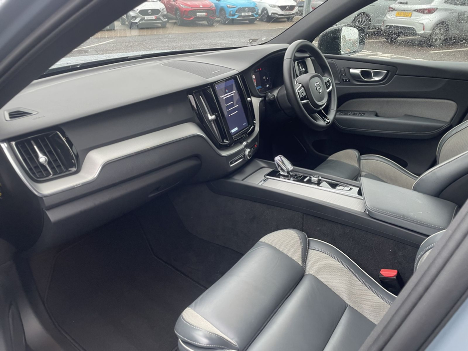 2023 Volvo XC60 Plus