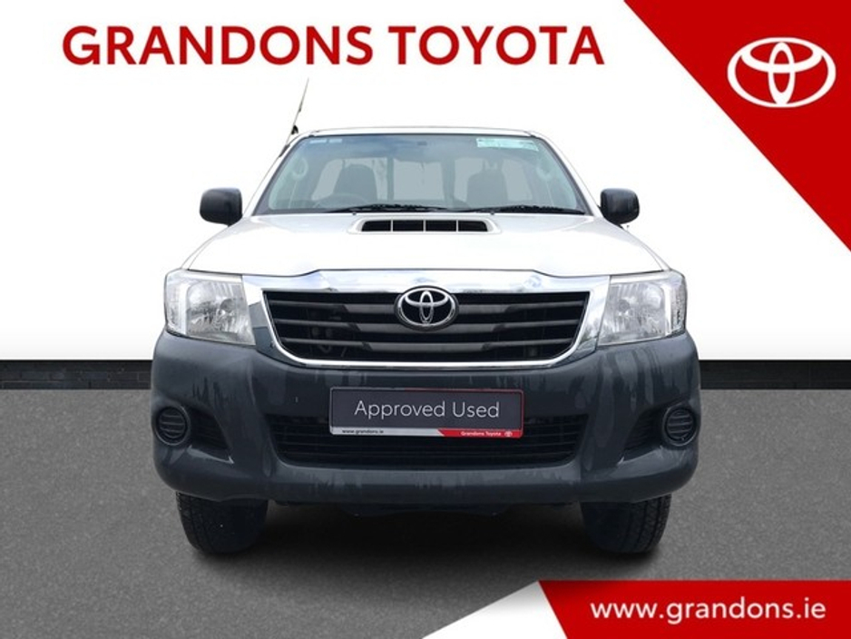 2015 Toyota Hilux - image 5
