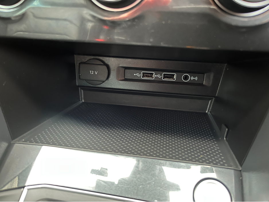 2020 Volkswagen Tiguan R-LINE 4MOTION AUTOMATIC 2.0 DIESEL //MASSIVE SPEC//DYNAUDIO SOUND SYSTEM//FULL LEATHER HEATED SEATS//360 PARKING CAMERAS//HEAD UP DISPLAY// €35,950