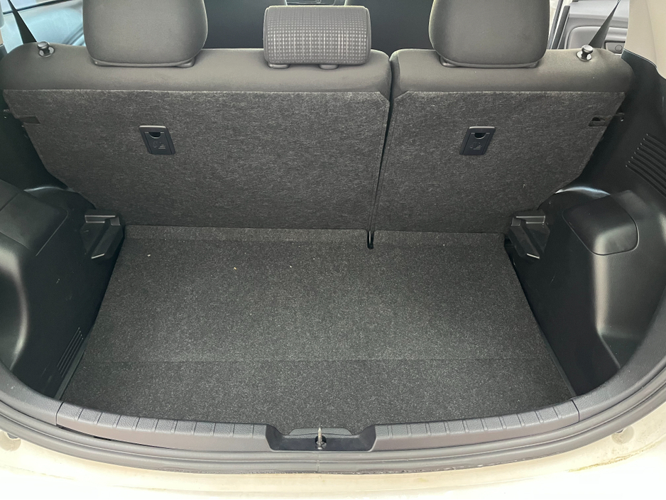 2019 Toyota Vitz - image 7