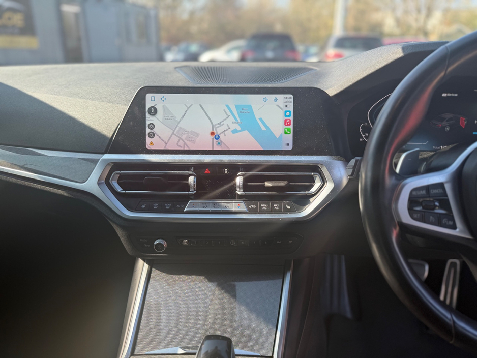 2021 BMW 3 Series - image 12