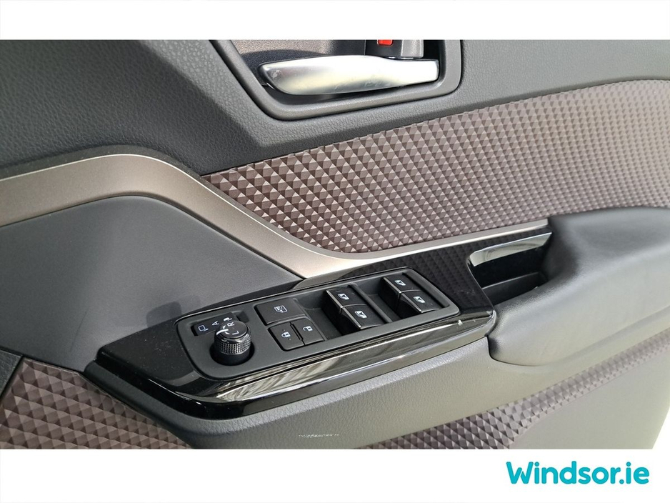 2020 Toyota C-HR HYBRID AUTO €21,995