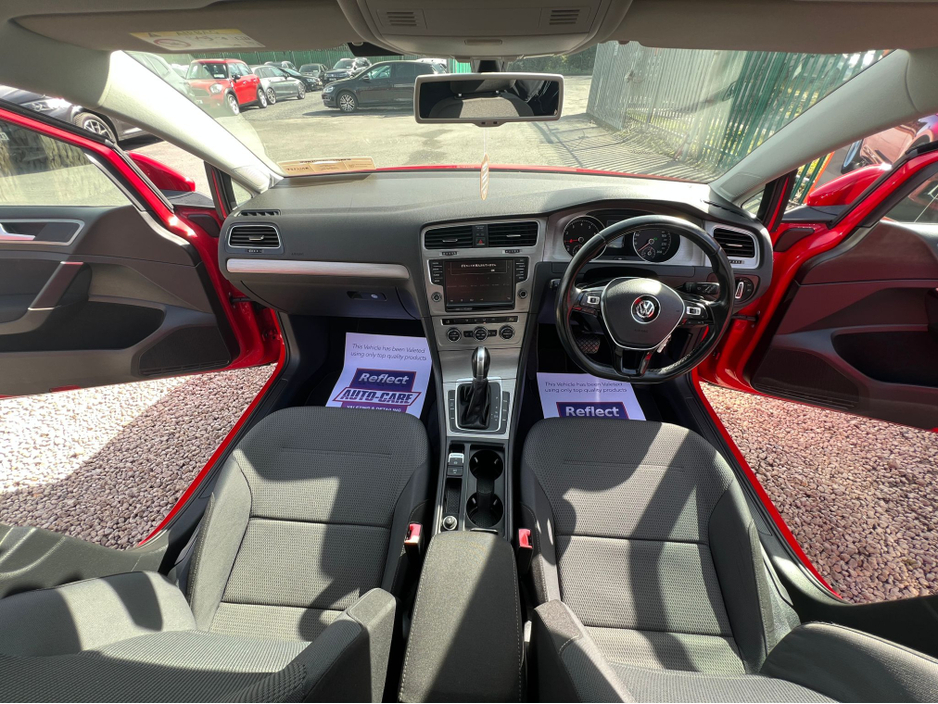 2015 Volkswagen Golf - image 19