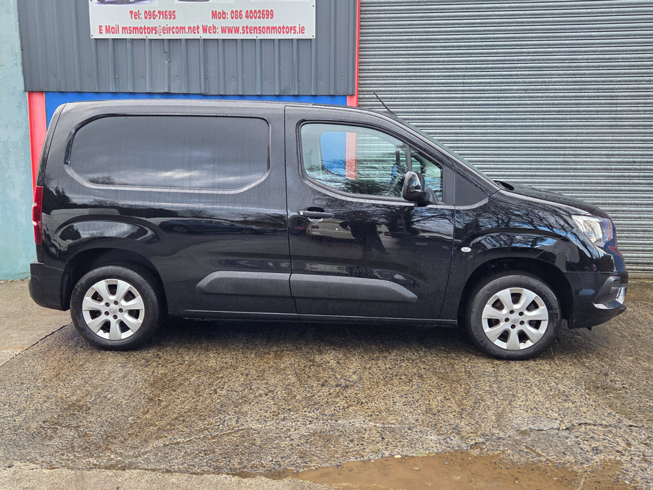 2021 Opel Combo  €12,499