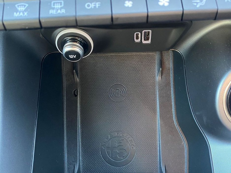 2025 Alfa Romeo Tonale - image 32