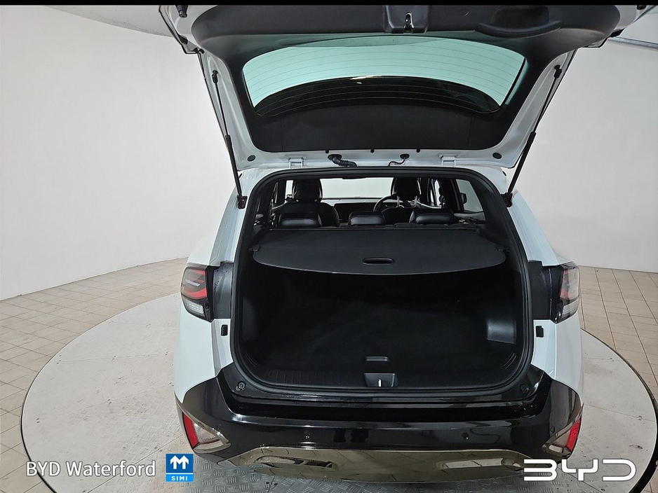 2024 Kia Sportage Anniversary Edition Hybrid. Cruise Control, Heated Seats, Heated Steering Wheel, Rear Charging Ports, Reversing Camera. €37,995