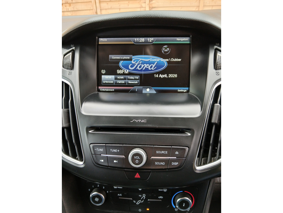 2016 Ford Focus - image 7