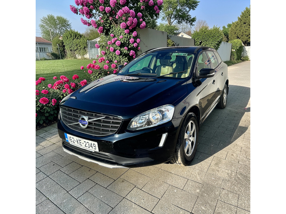 2016 Volvo XC60 - image 6