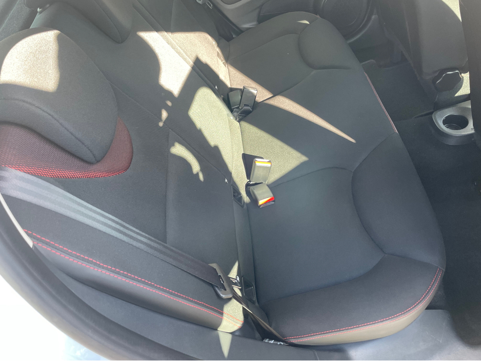 2016 Renault Clio - image 17