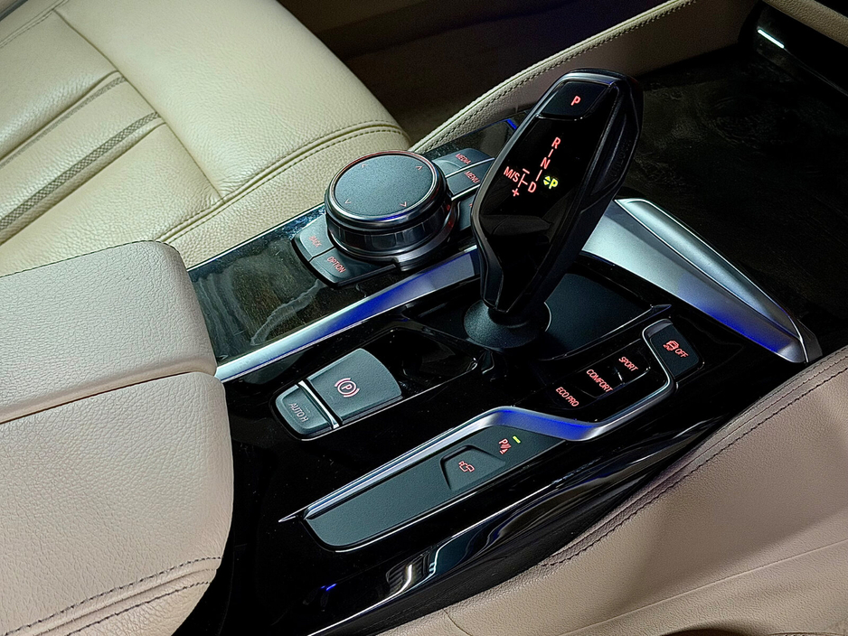 2017 BMW 5 Series 520d Luxury Auto €22,850