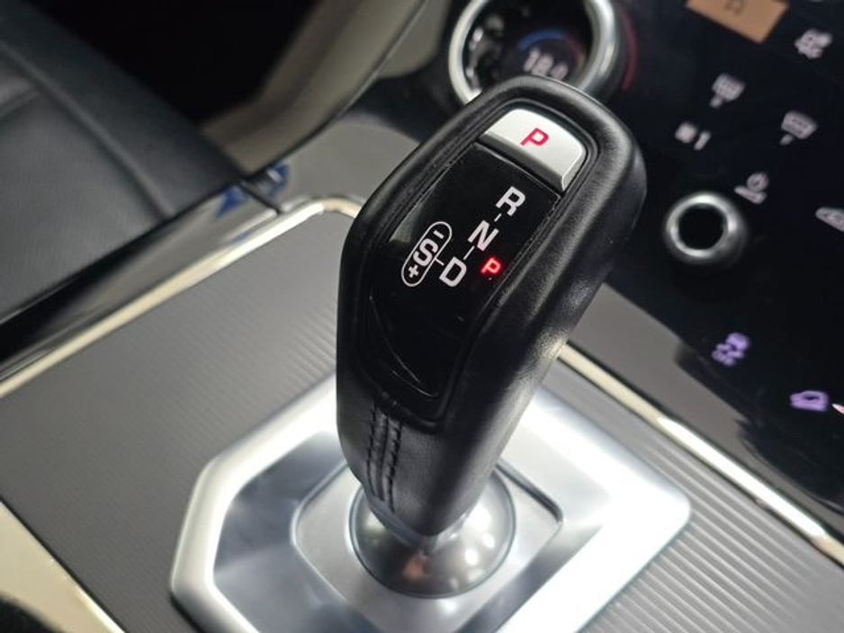 2021 Land Rover Range Rover Evoque - image 30