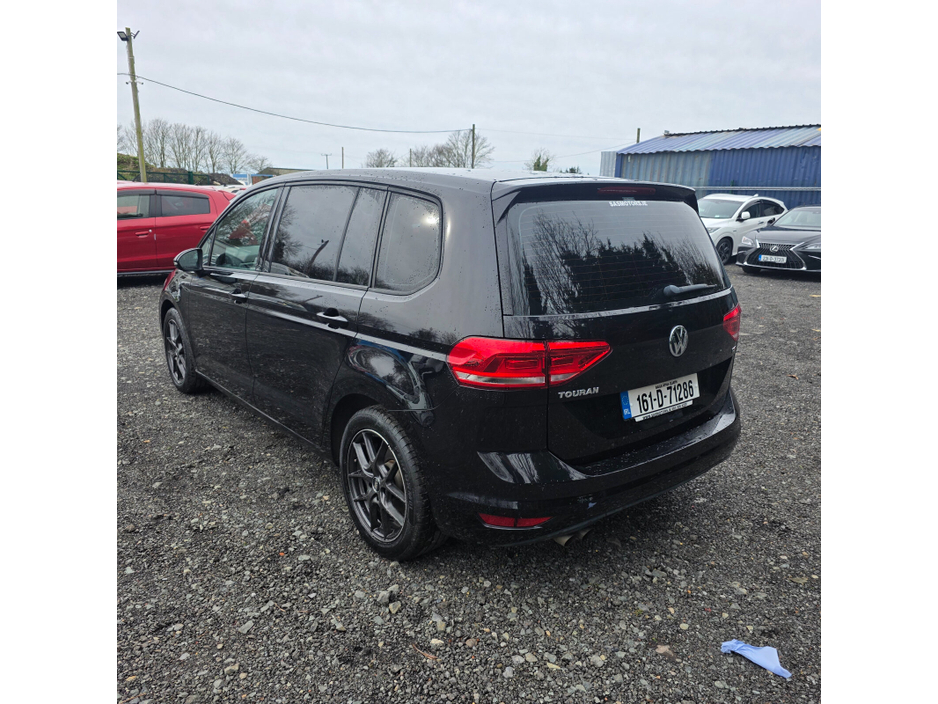 2016 Volkswagen Touran 1.2 TSI 110HP Trendline €15,950