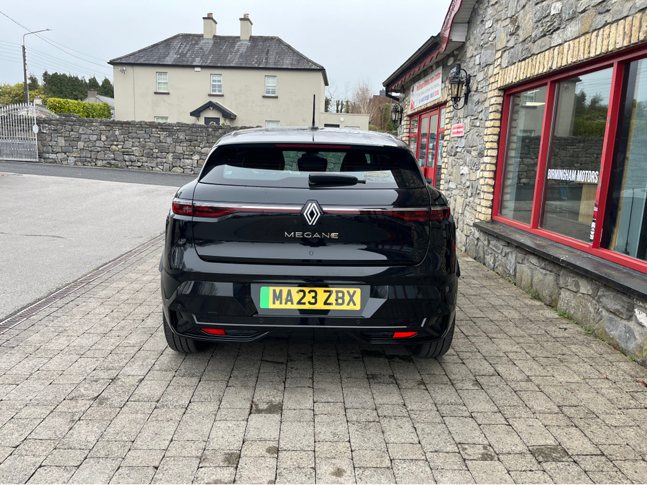 2023 Renault Megane E-Tech - image 8