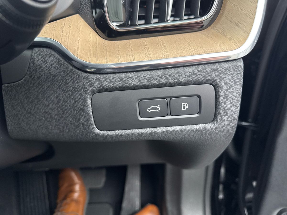2026 Volvo XC60 - image 23