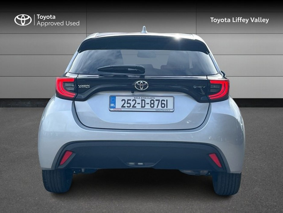 2025 Toyota Yaris - image 4
