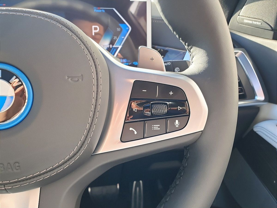 2026 BMW X5 - image 18