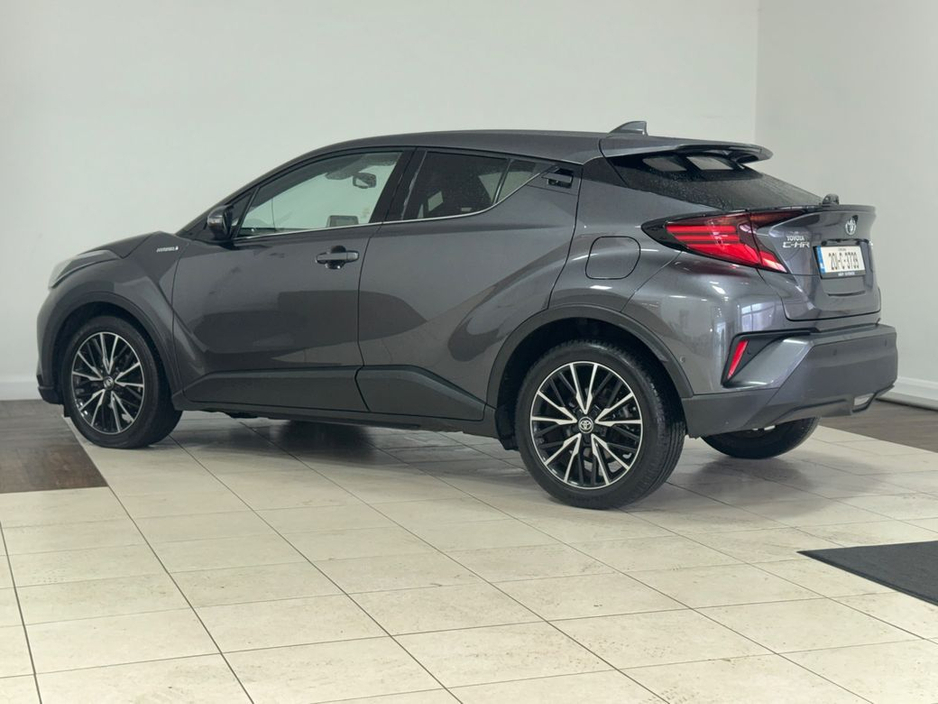 2020 Toyota C-HR - image 11