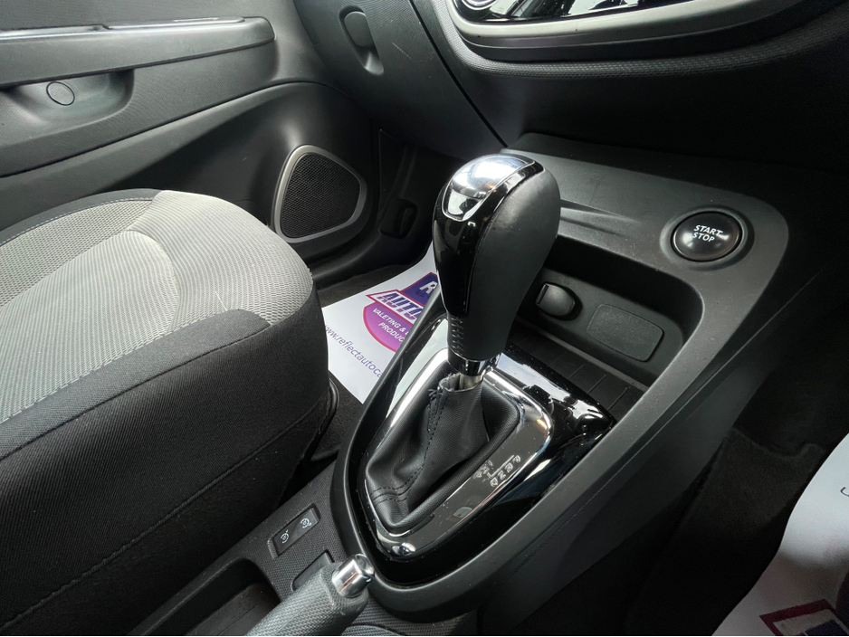 2015 Renault Captur - image 25