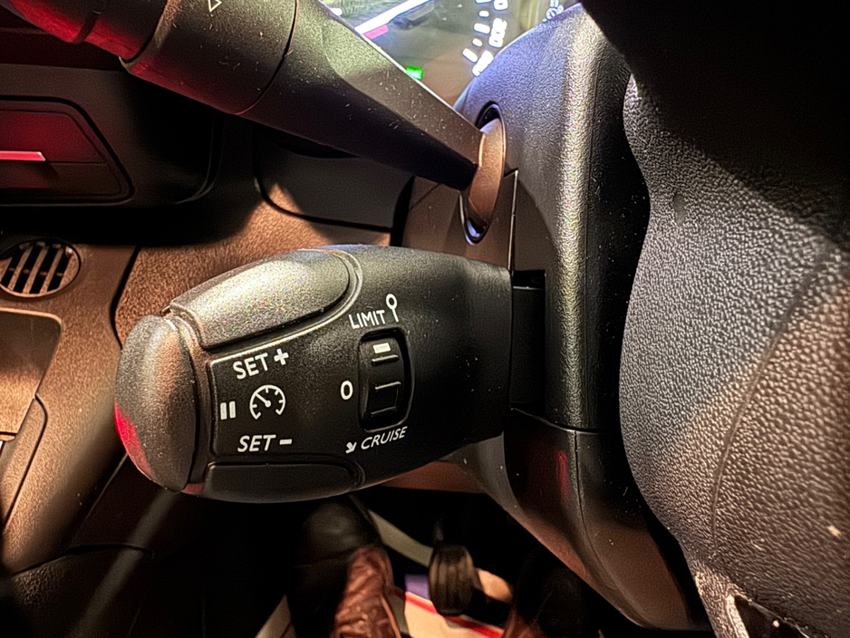 2021 Citroen Berlingo - image 17