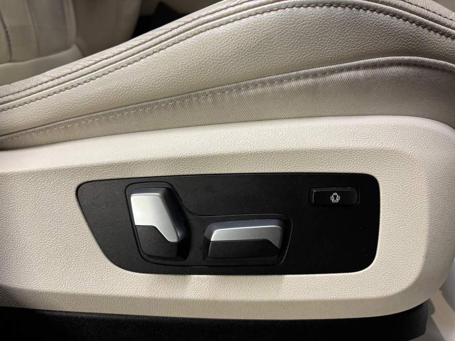 2022 BMW X5 xDrive45e xLine €57,950