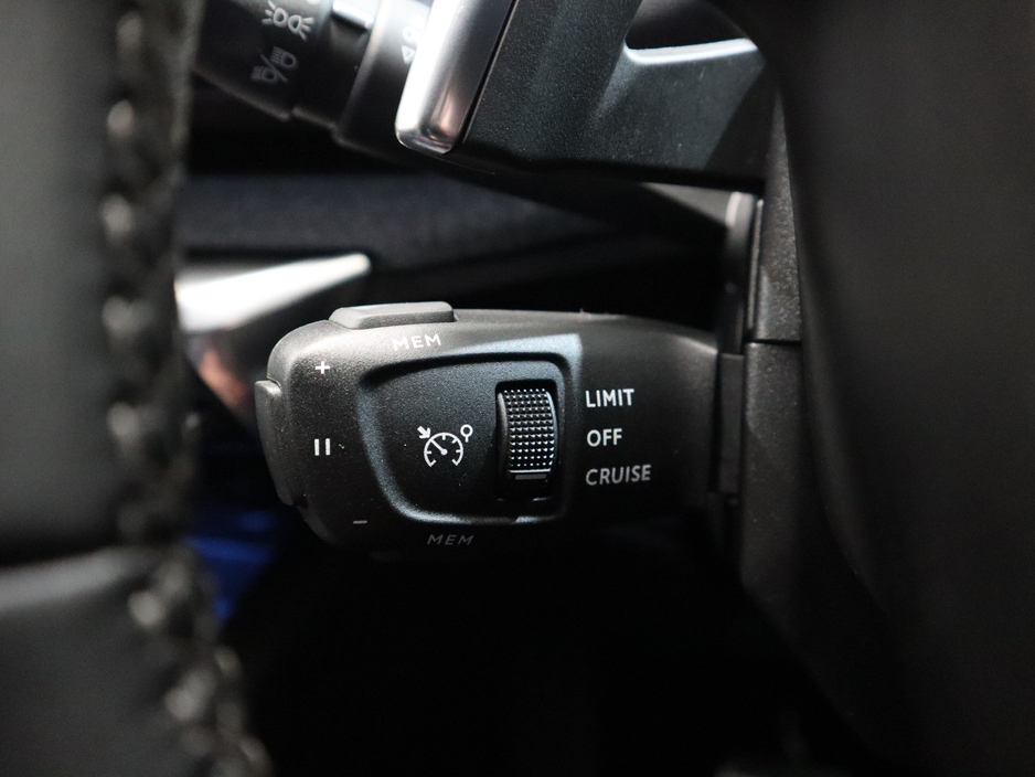 2023 Peugeot 3008 - image 14