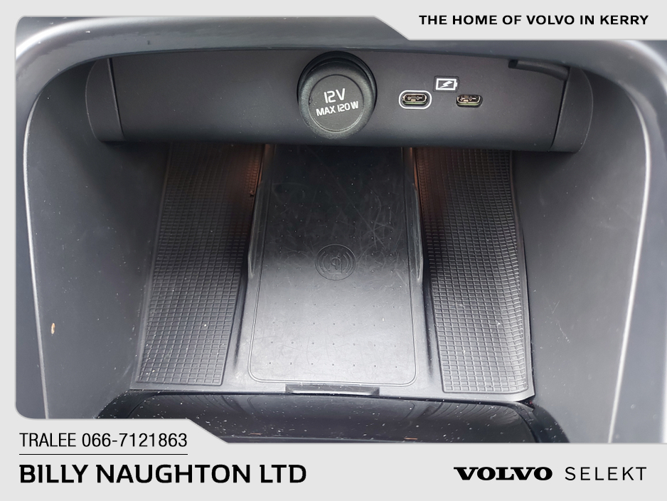 2024 Volvo XC40 - image 28