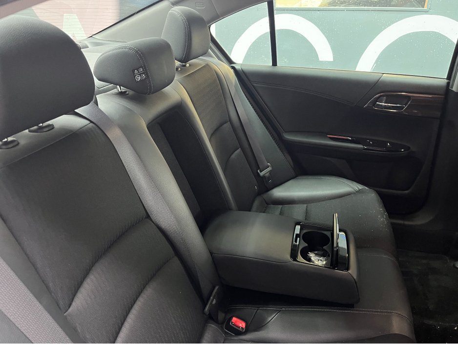 2017 Honda Accord - image 15