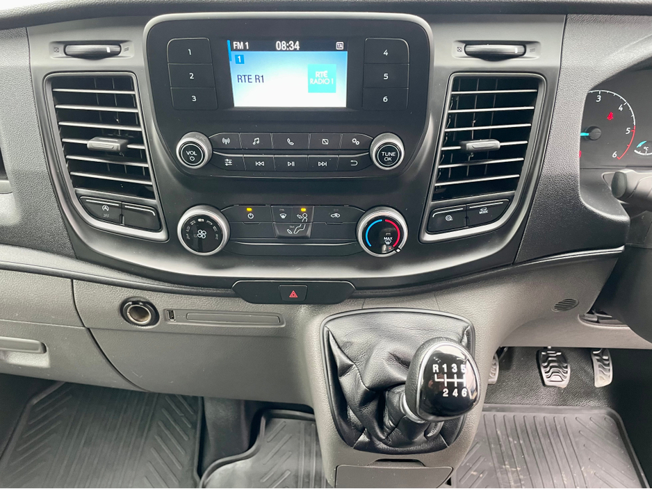 2022 Ford Transit Custom - image 9