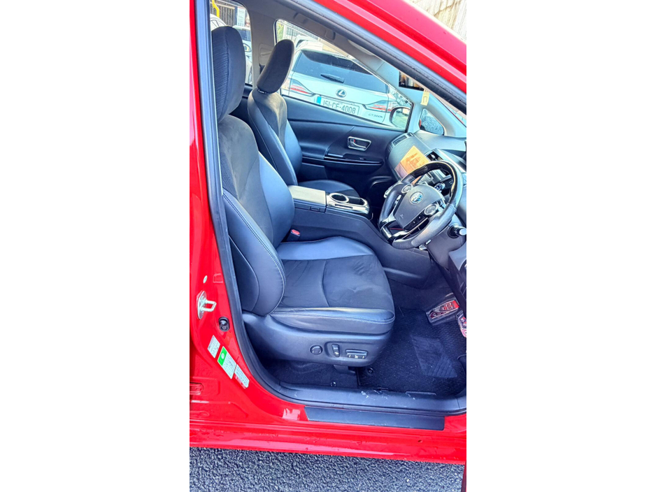 2016 Toyota Prius 1.8 Hybrid Luxury €16,300