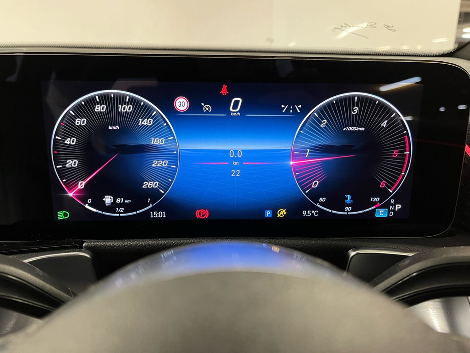 2025 Mercedes-Benz GLB - image 9