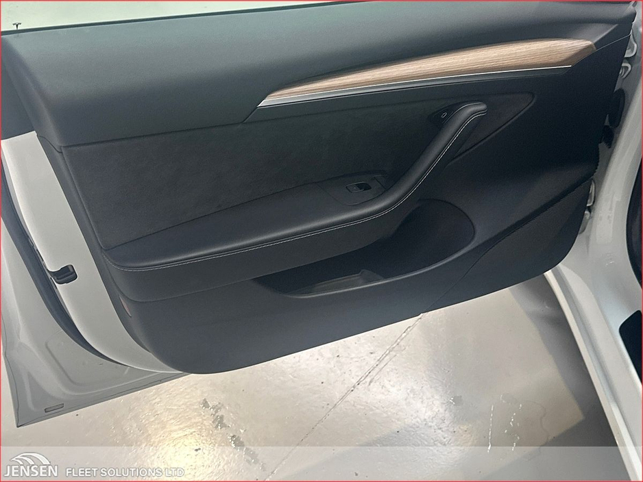 2023 Tesla Model 3 - image 16