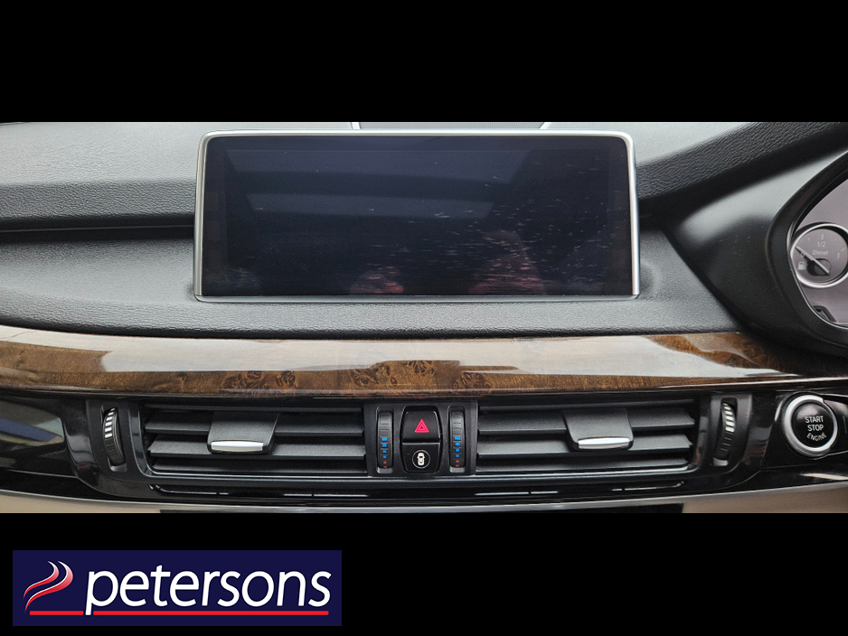 2017 BMW X5 - image 36