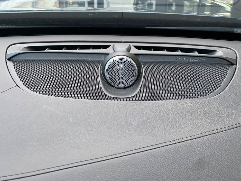 2022 Volvo XC90 - image 23