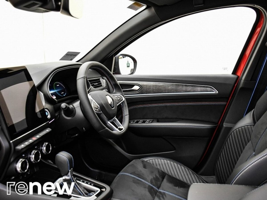 2025 Renault Arkana - image 4