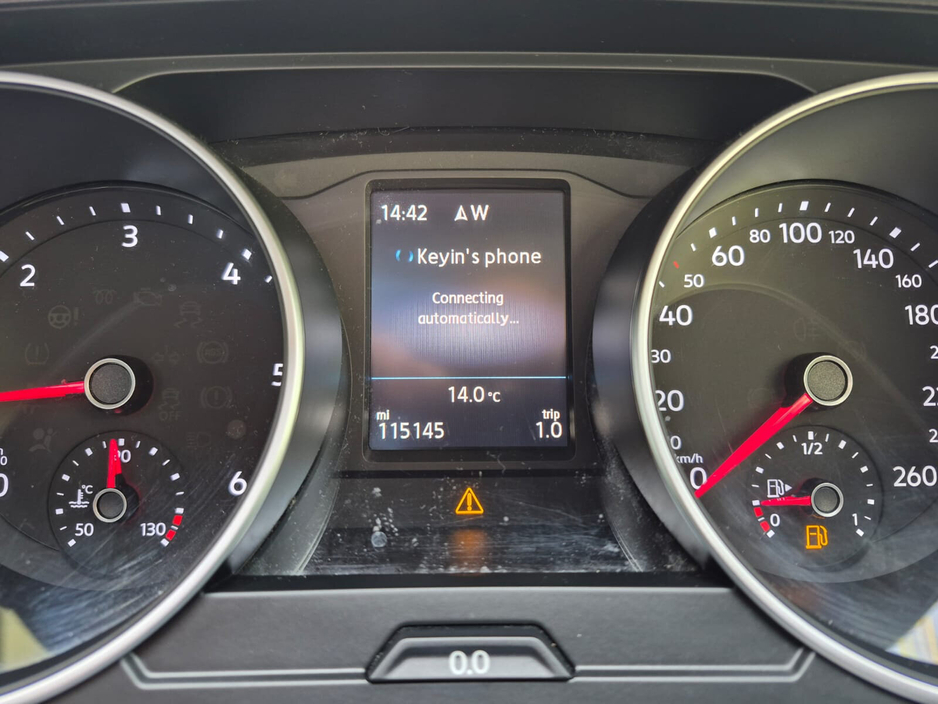 2017 Volkswagen Tiguan - image 15