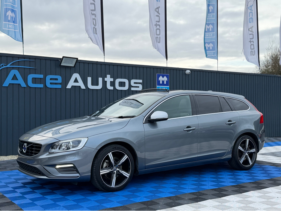 2017 Volvo V60 - image 3