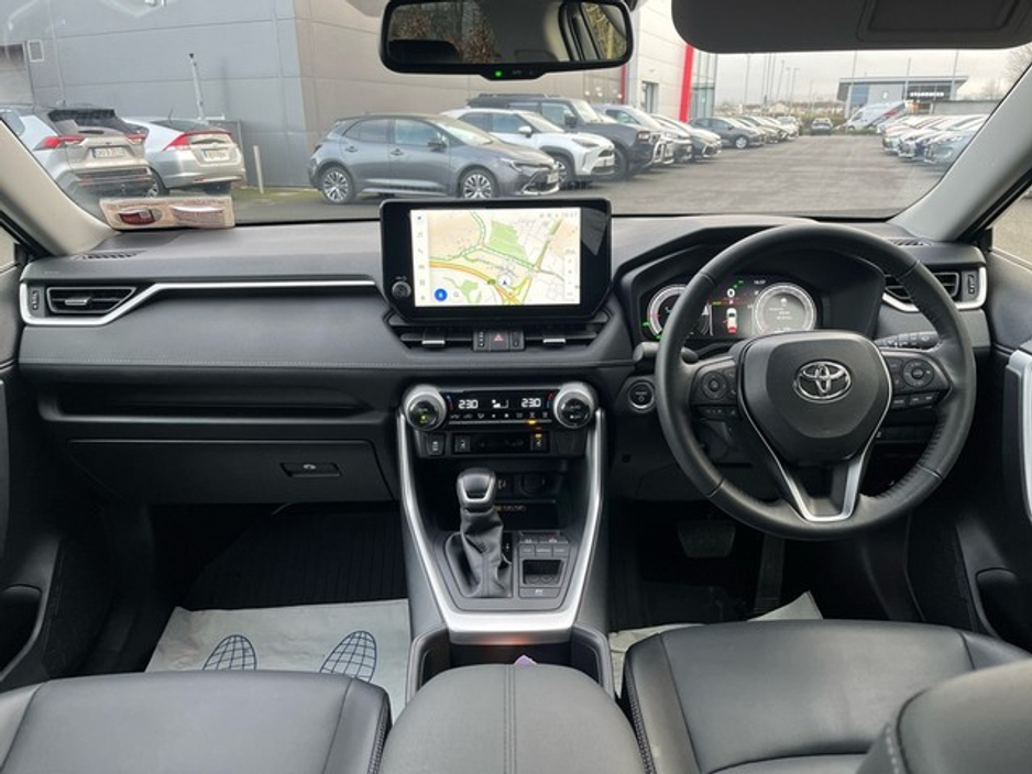 2025 Toyota Rav4 - image 8