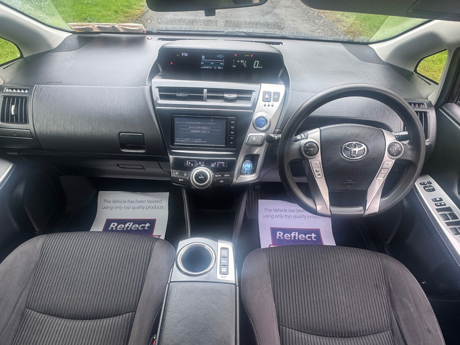 2015 Toyota Prius - image 7