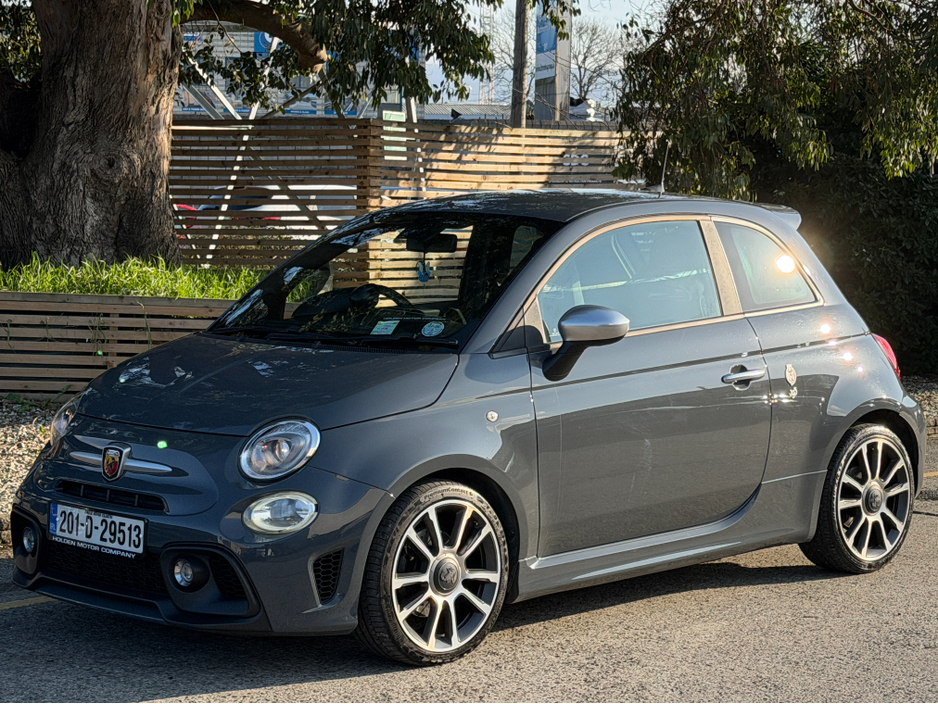 2020 Fiat Abarth - image 2