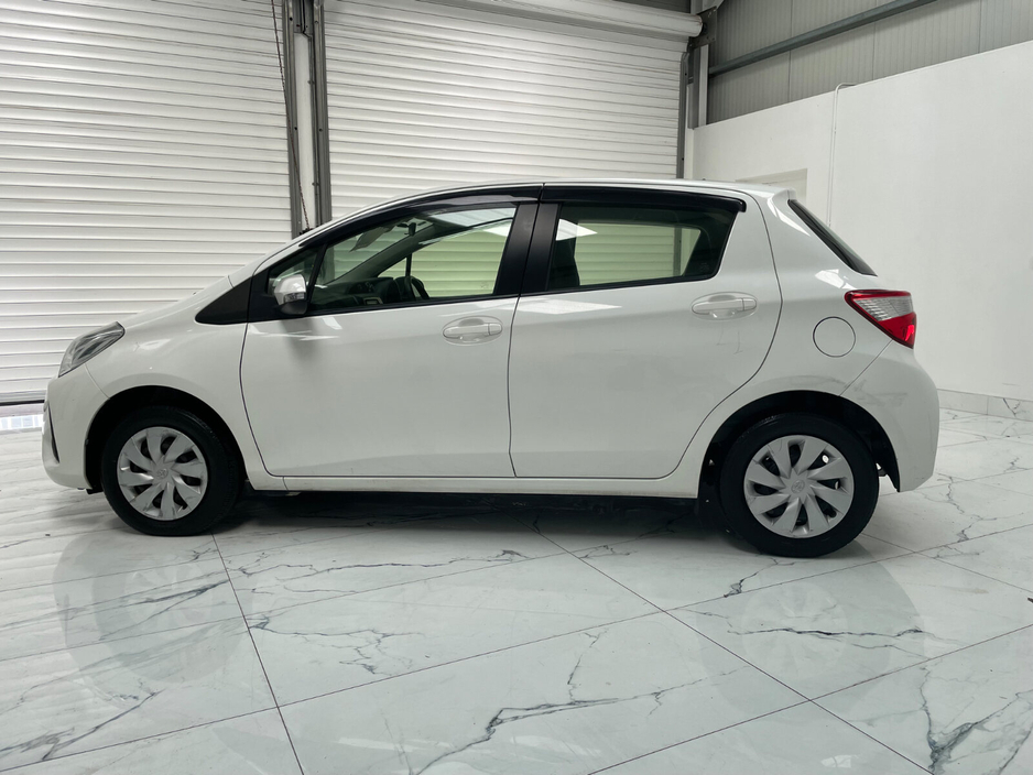 2018 Toyota Yaris - image 6
