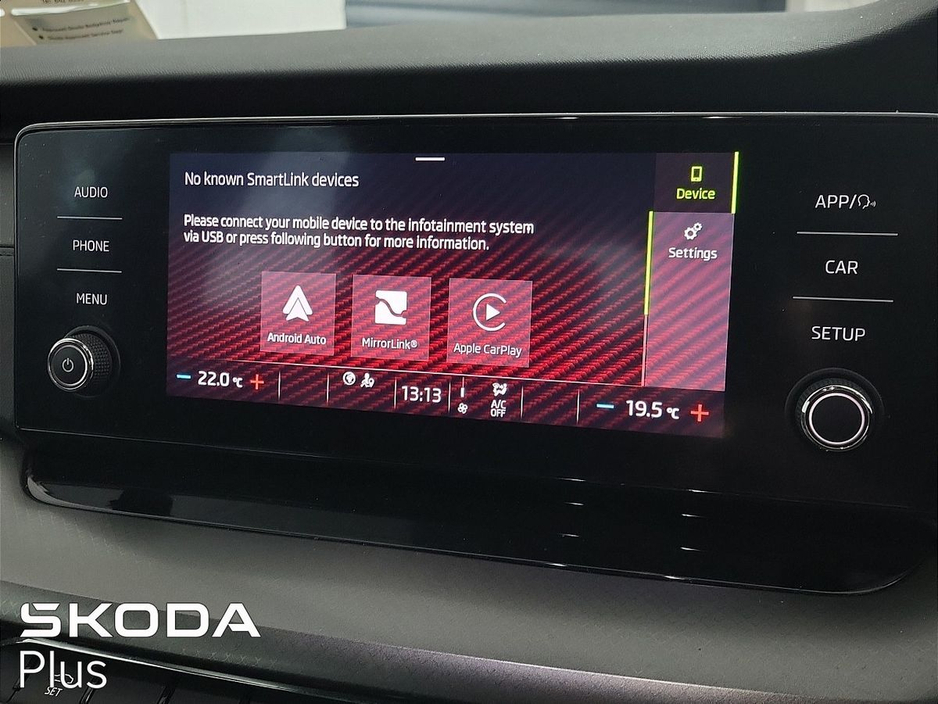 2021 Skoda Octavia - image 18