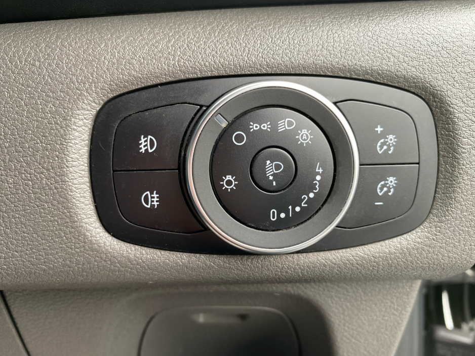 2022 Ford Transit Custom - image 12