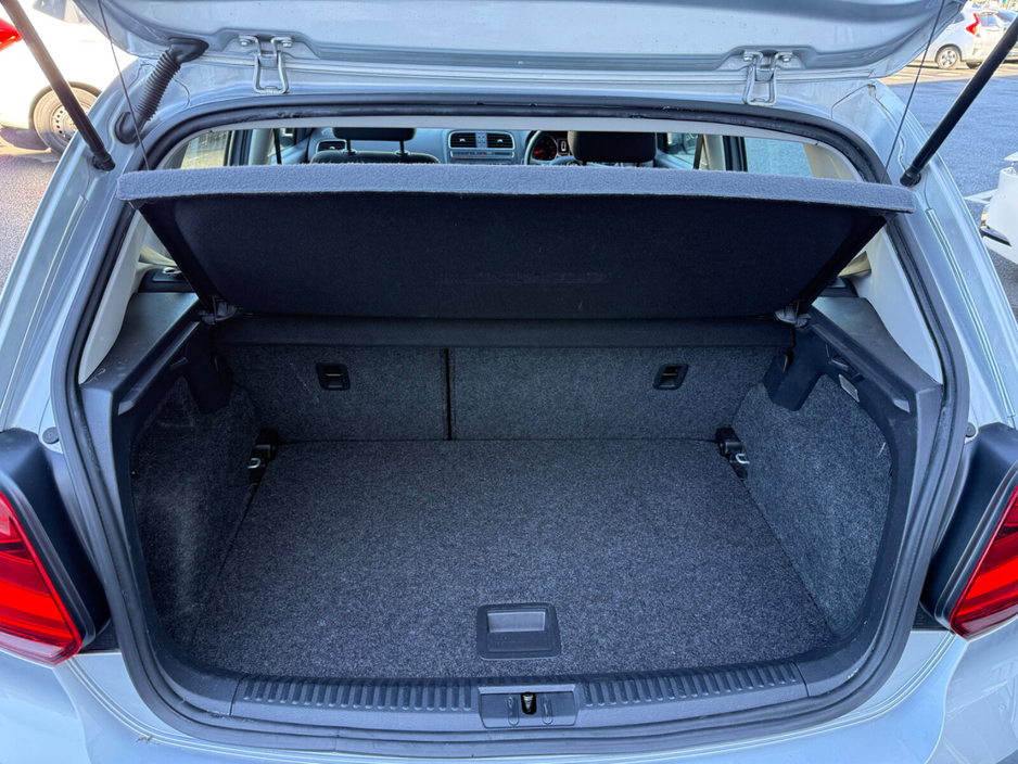 2015 Volkswagen Polo - image 24