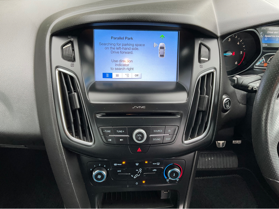 2017 Ford Focus - image 16