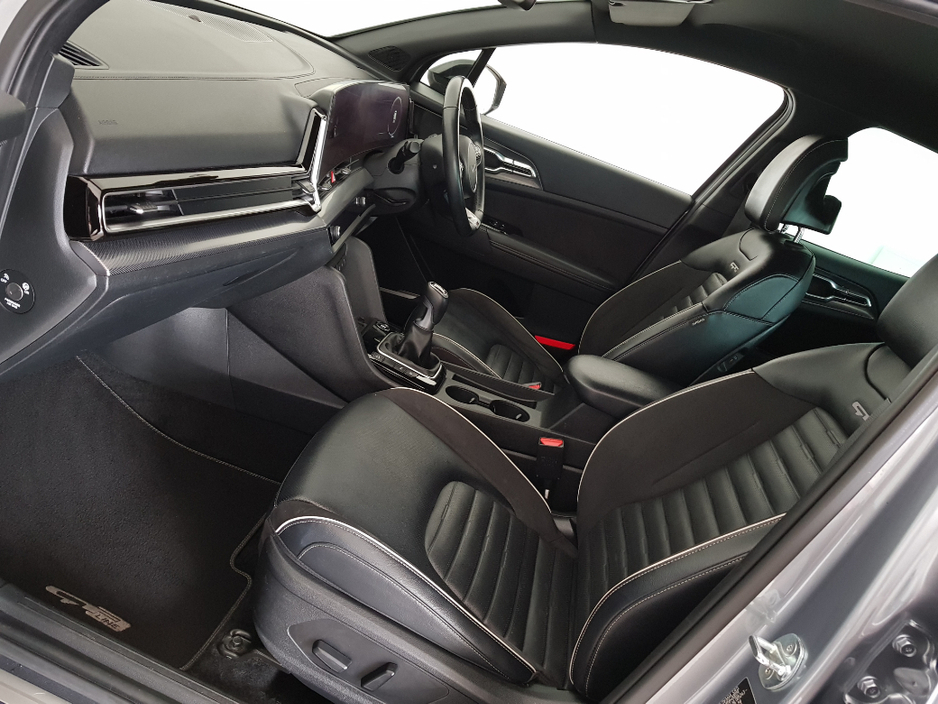 2022 Kia Sportage - image 7