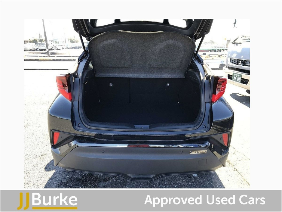 2023 Toyota C-HR - image 12