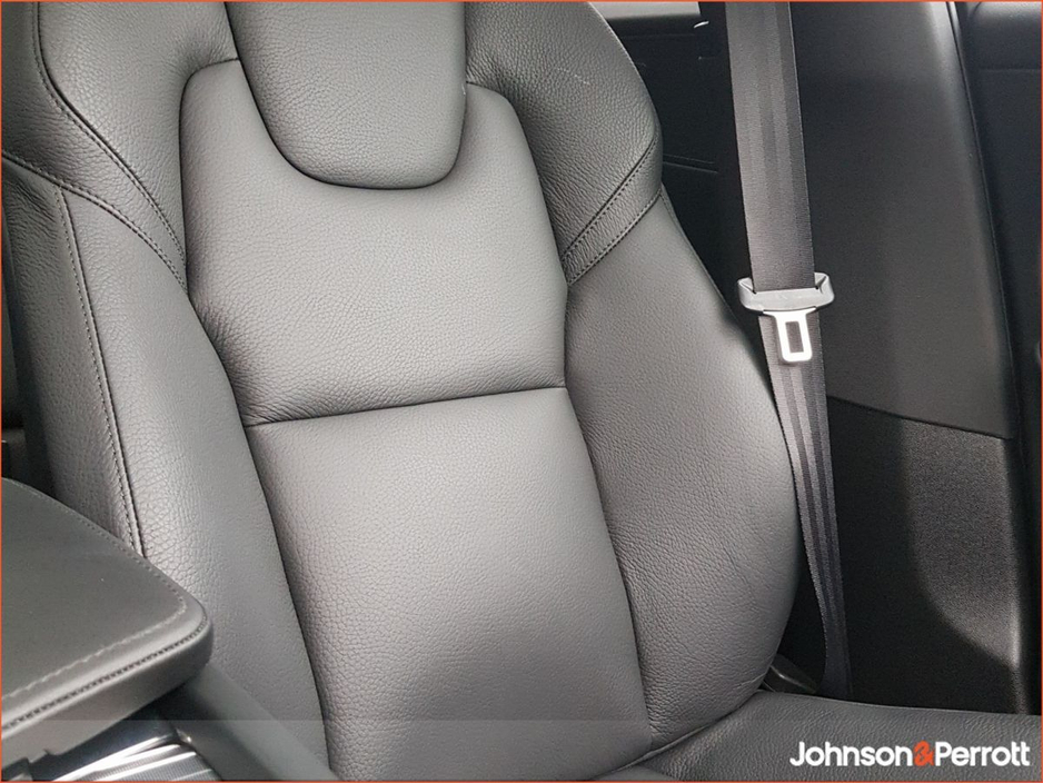 2025 Volvo XC60 T6 350bhp AWD PHEV Plus Dark (Panoramic Sunroof / 360 Camera / Heated Seats) €67,900